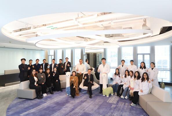 点燃现在 · 照亮未来 · 共赴未来